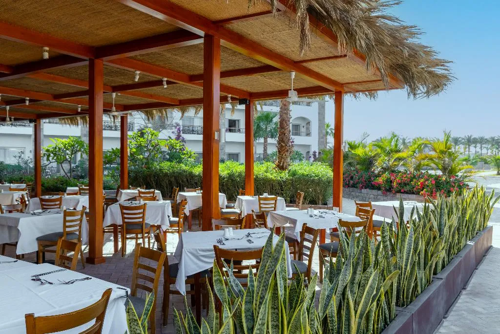 Restaurant, Fort Arabesque Resort, Spa and Villas, Red Sea Riviera