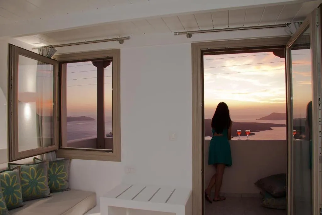 Room, Nemesis, Santorini