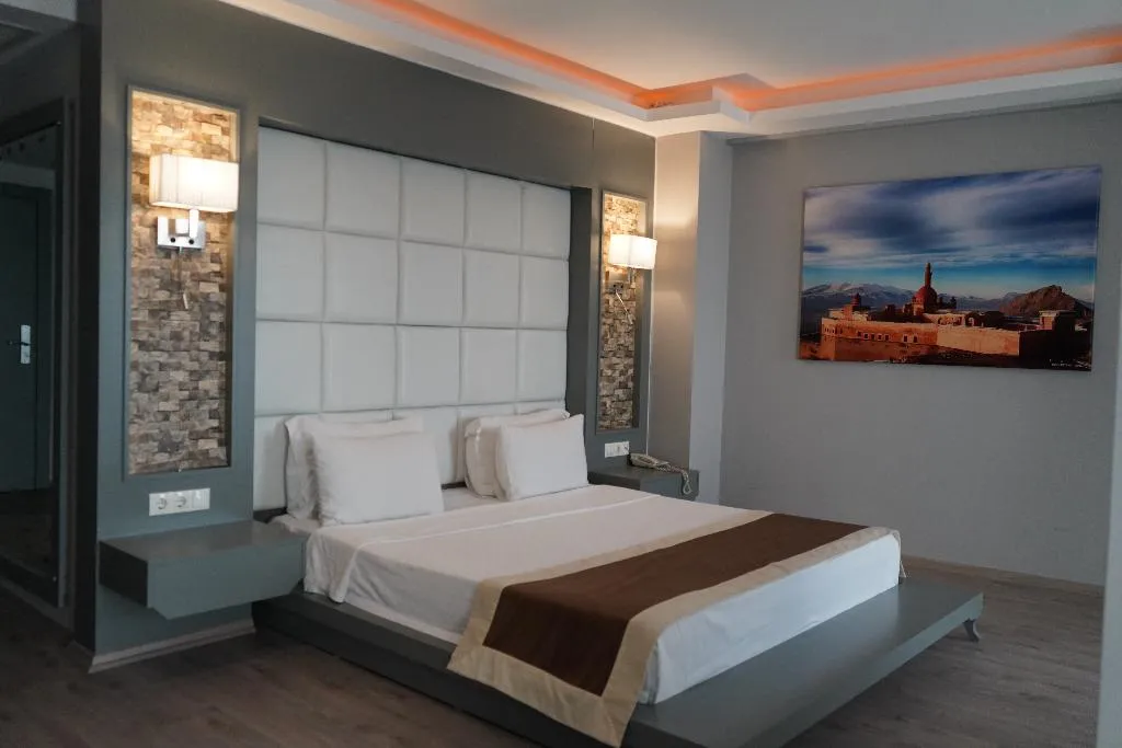 DOUBLE DELUXE SEA VIEW Room, Pasaport Pier Hotel, Izmir