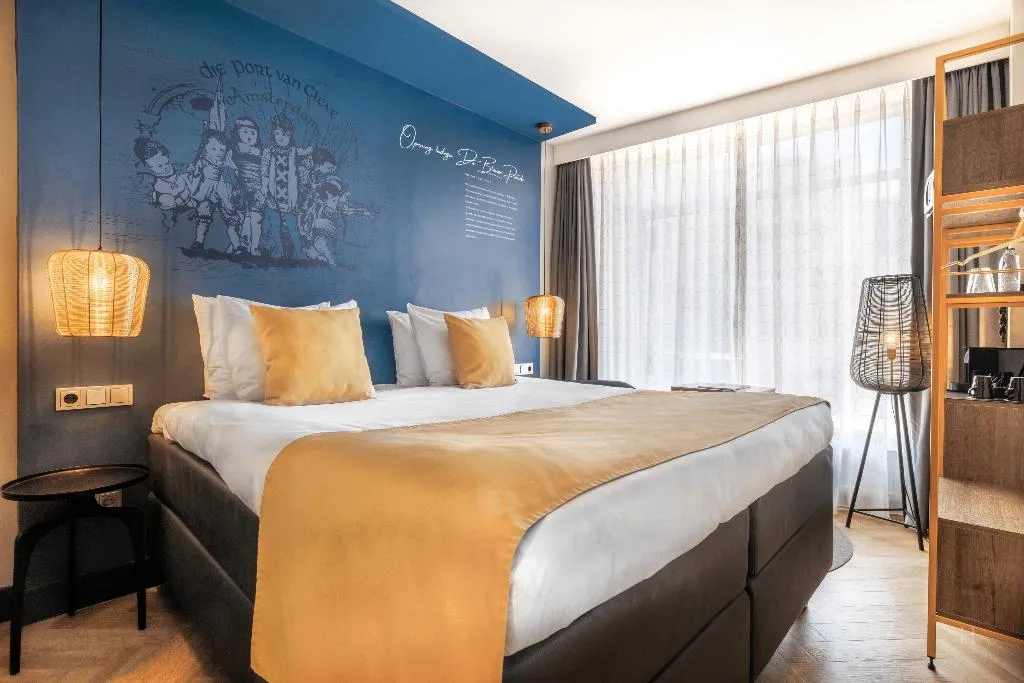 DOUBLE QUEEN SIZE BED Room, Die Port Van Cleve, Amsterdam