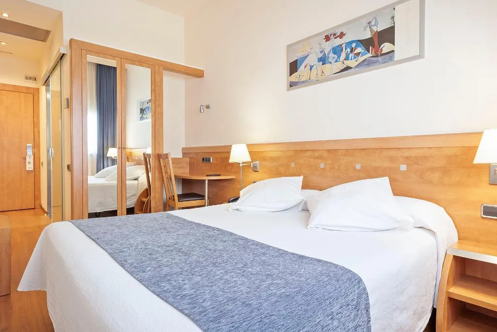 DOUBLE SINGLE USE STANDARD Room, Acta Antibes, Barcelona