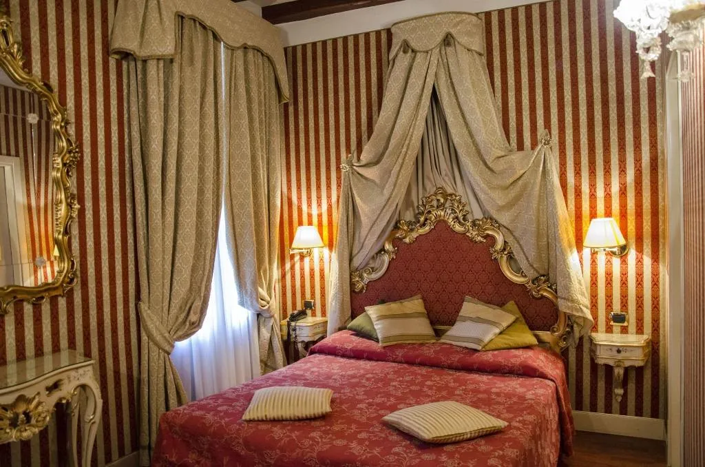 Room, Dimora Dogale, Venice