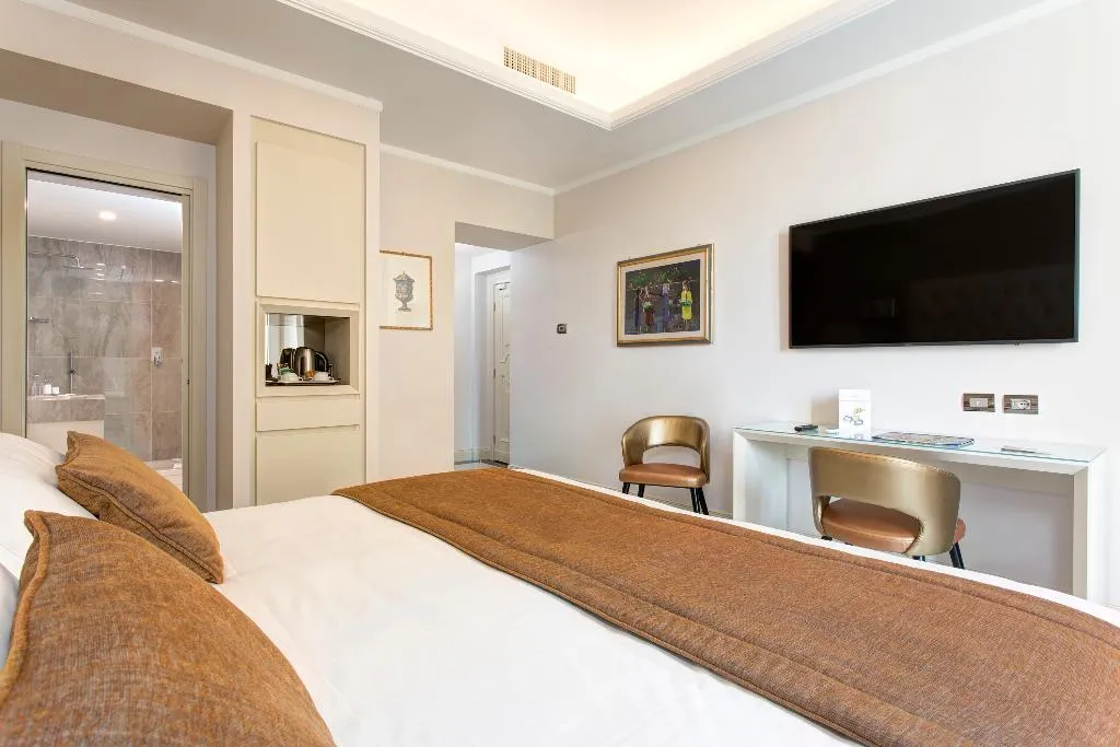 JUNIOR SUITE STANDARD Room, Marcella Royal - Rooftop Garden, Rome