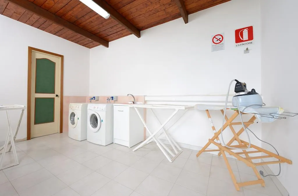 Room, Residence Due Torri, Naples