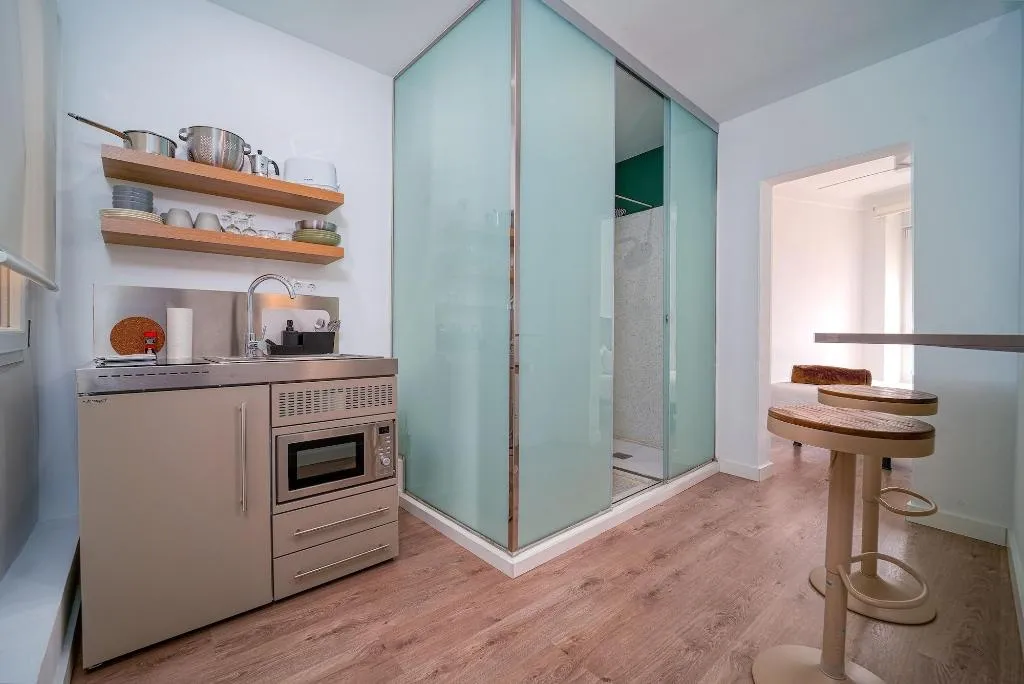 Room, Angelitomad, Madrid