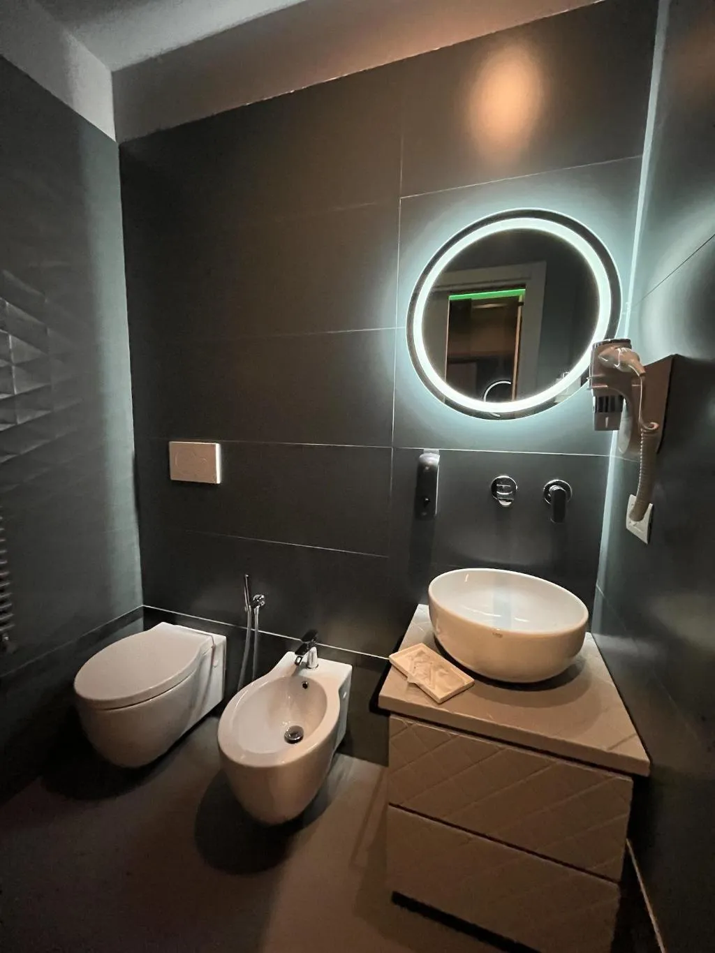 Room, Rettifilo 311, Naples
