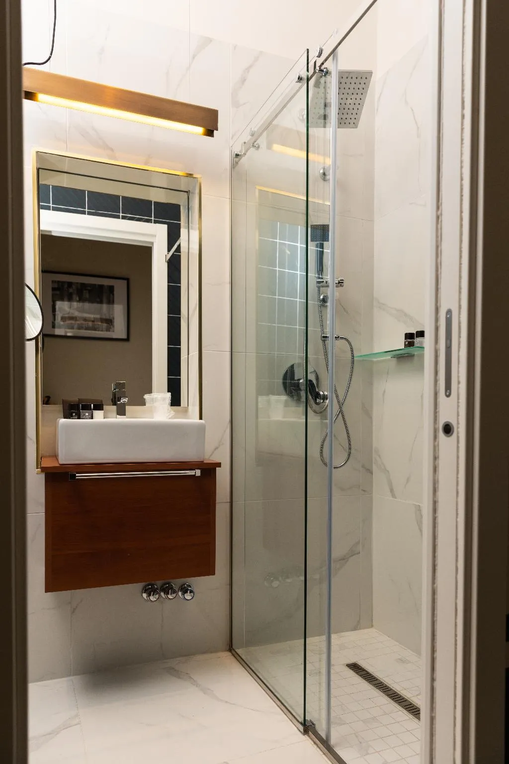 DOUBLE STANDARD Room, Il salotto della regina, Naples