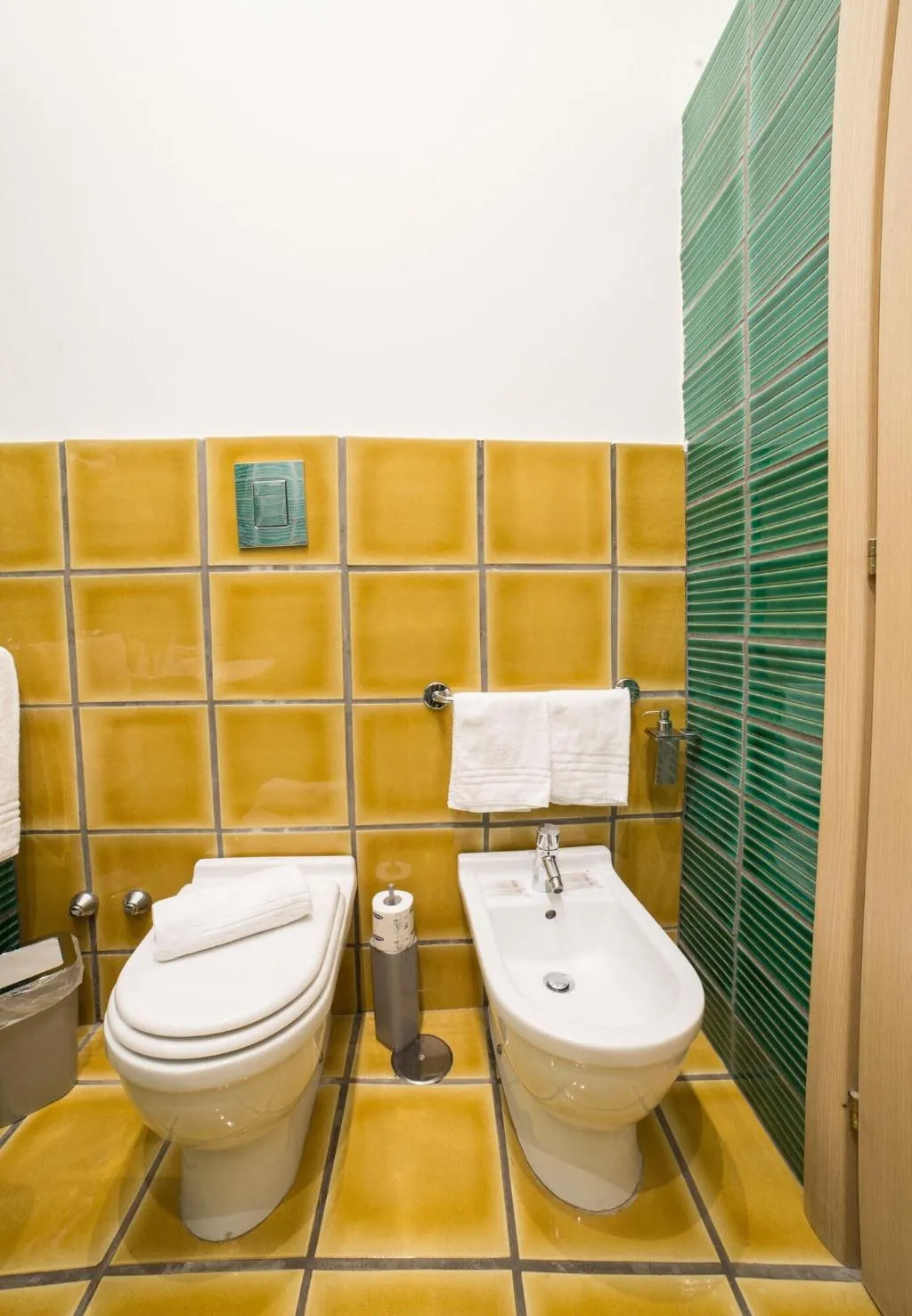 Room, Bed & Breakfast Chiaia 32, Naples