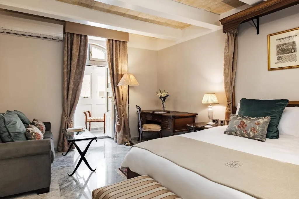 Room, Palais Le Brun, Malta