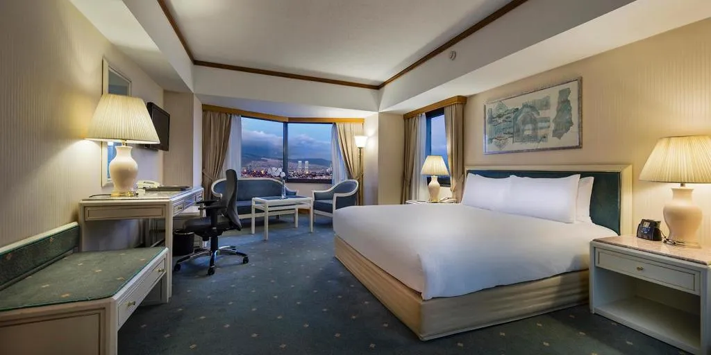 TRIPLE STANDARD Room, Hilton Izmir, Izmir