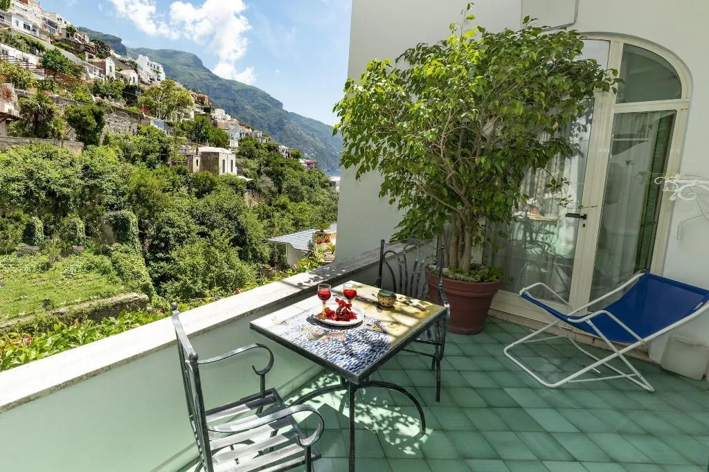Room, Casa Teresa, Naples