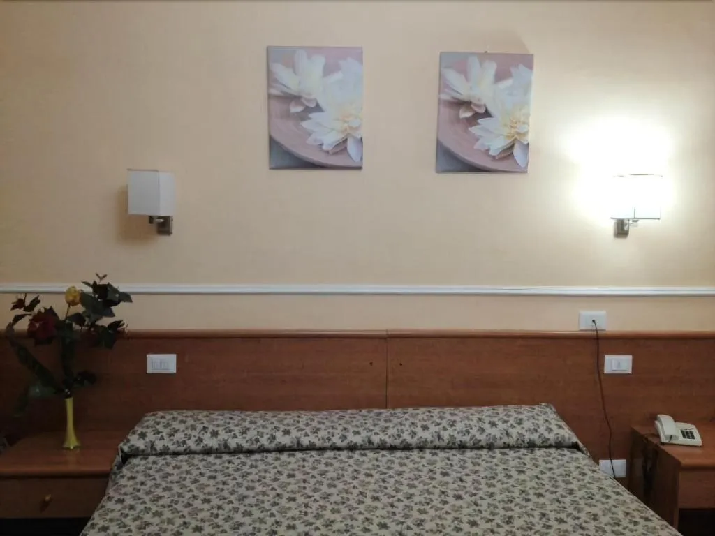 Room, Toscana, Florence