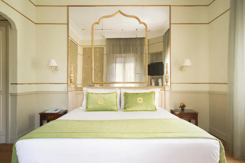 Room, Degli Aranci, Rome