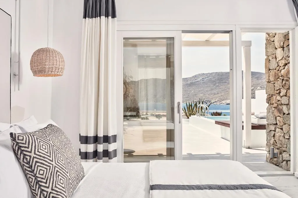 SUITE SEA VIEW WITH PRIVATE POOL Room, Archipelagos Hotel, Mykonos