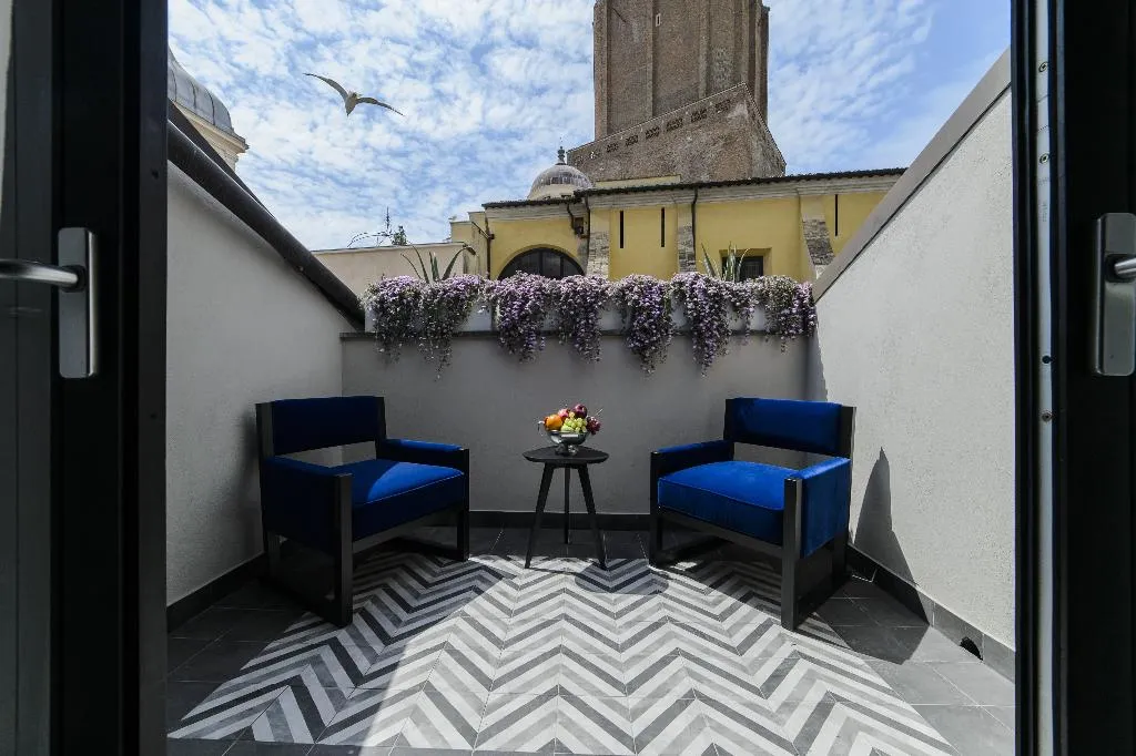 Terrace, Roma Luxus Hotel, Rome