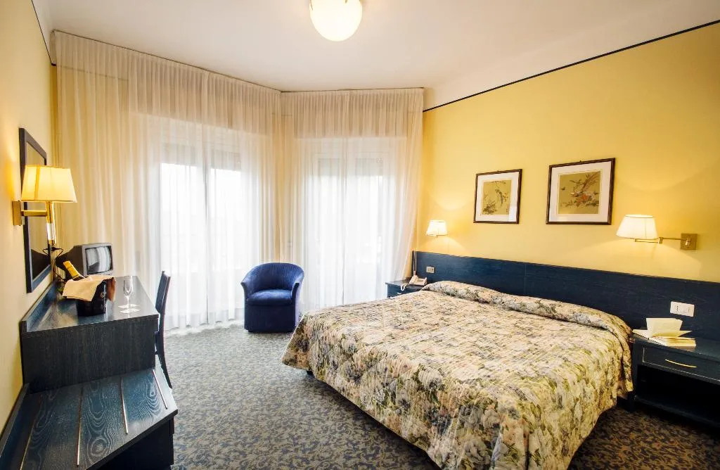 Double or Twin STANDARD Room, Lido La Perla Nera Hotel, Milan