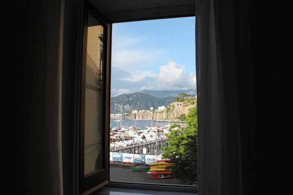 Room, Surriento Suites, Naples