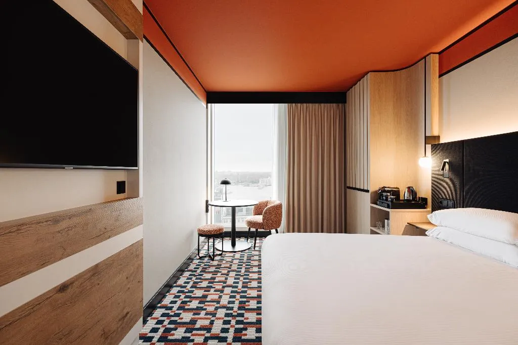 DOUBLE WITH VIEWS Room, DoubleTree by Hilton Amsterdam Centraal Station, Amsterdam