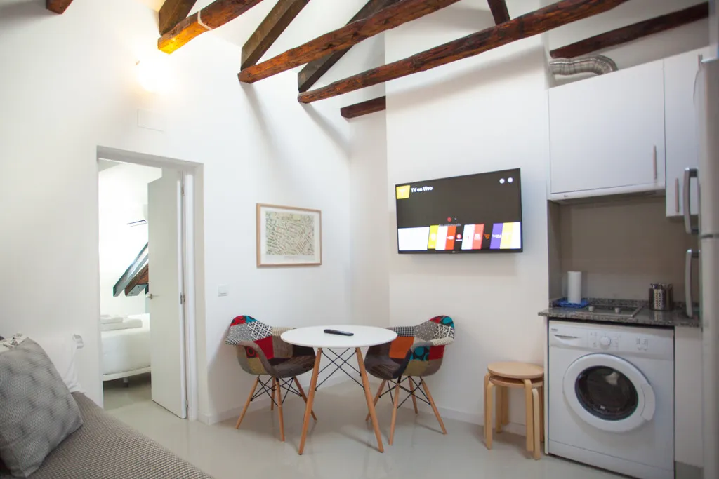 APARTMENT TWO BEDROOMS Room, Apartment in Malasaña, Madrid
