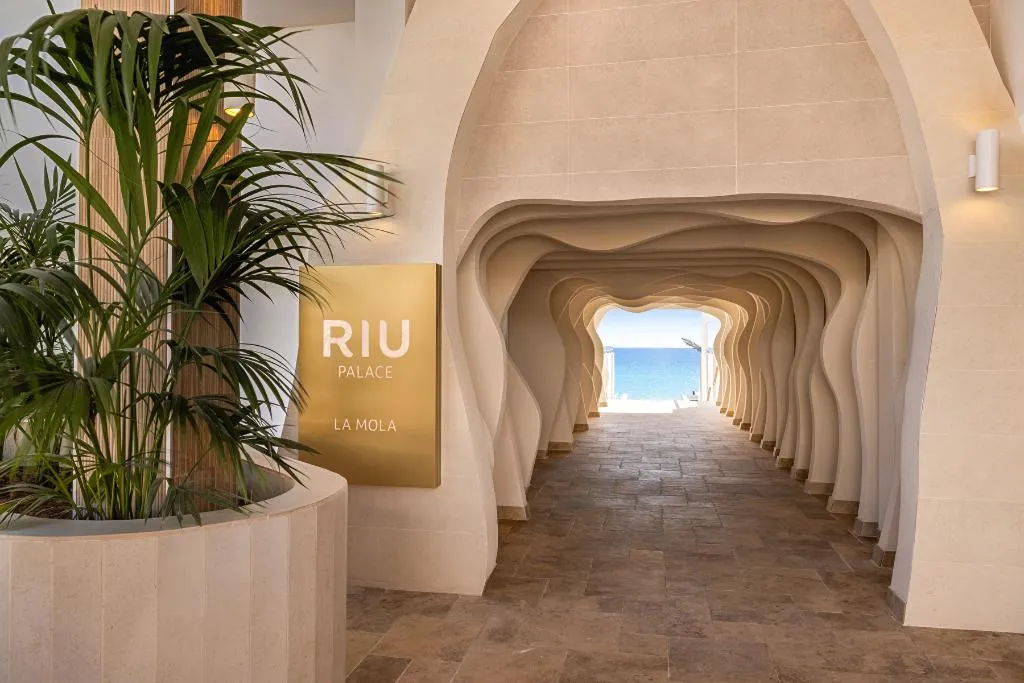 General view, Hotel Riu Palace La Mola, Ibiza