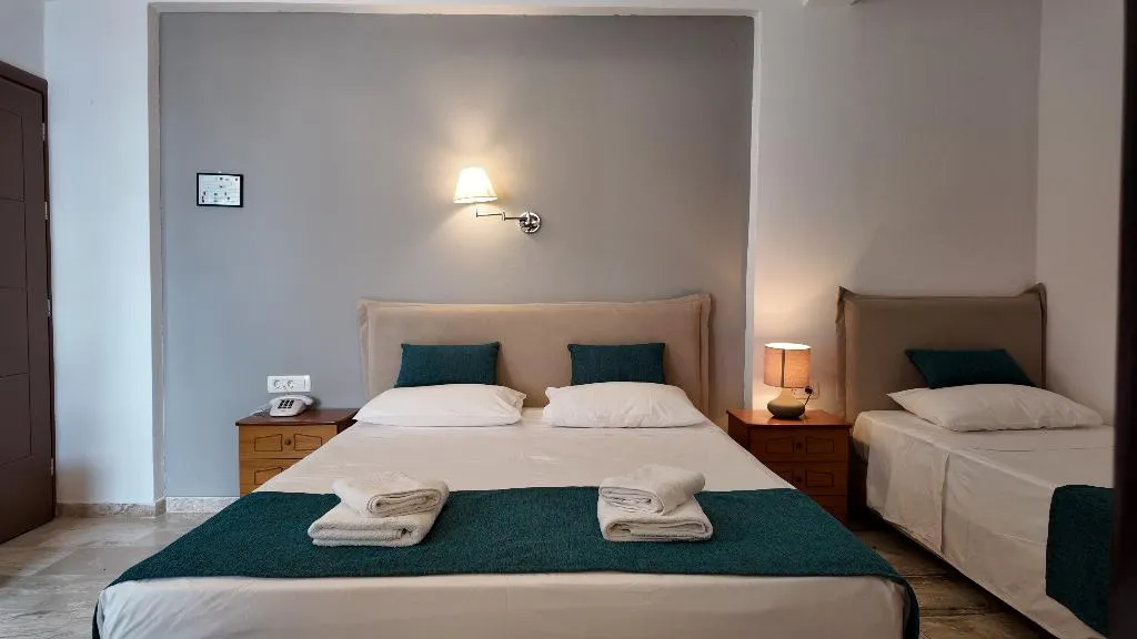TRIPLE STANDARD Room, Mary Bill, Santorini