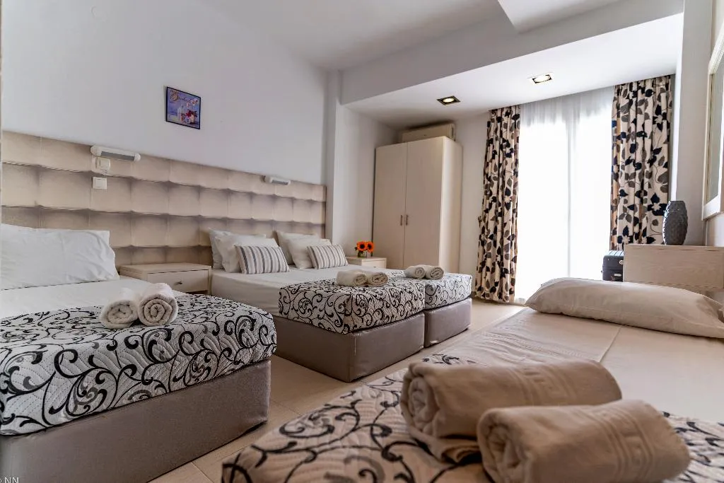 QUADRUPLE FOUR BEDROOMS Room, Dafni Plus, Thessaloniki