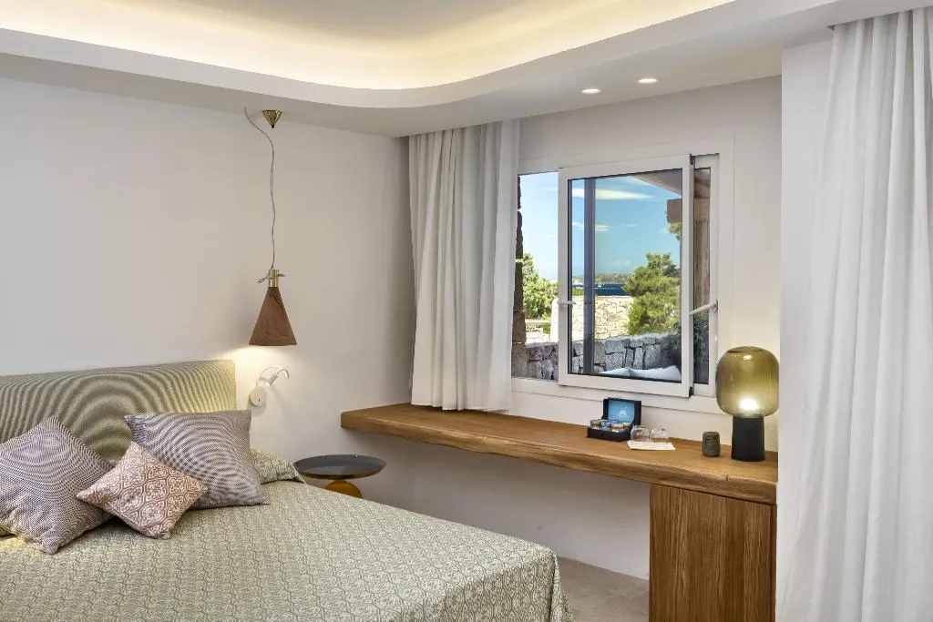 JUNIOR SUITE DELUXE ONE BEDROOM Room, Grand Relais dei Nuraghi, Olbia
