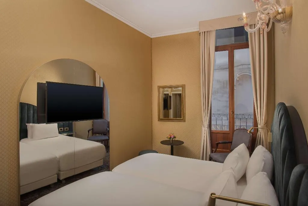 DOUBLE SUPERIOR WITH VIEWS Room, NH Venezia Santa Lucia, Venice