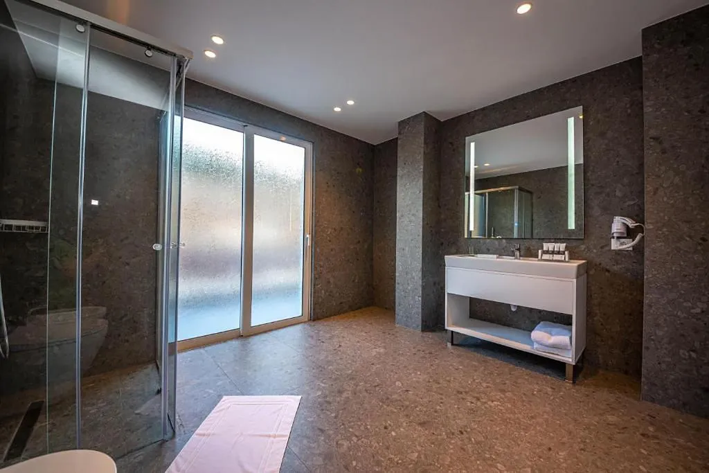 Room, Azure Inn Hotel, Southern Albania