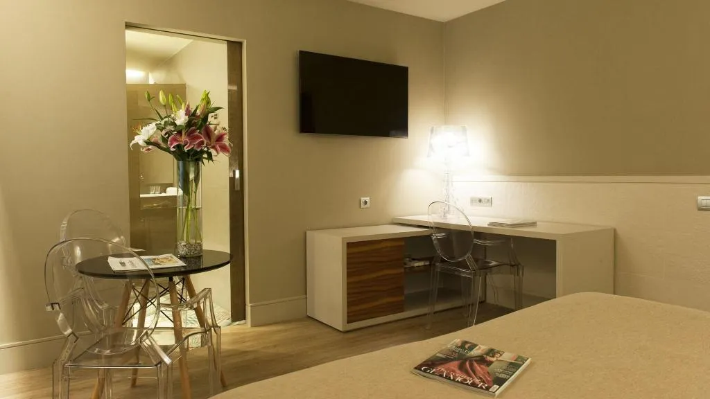 TRIPLE SUPERIOR Room, Duquesa de Cardona, Barcelona