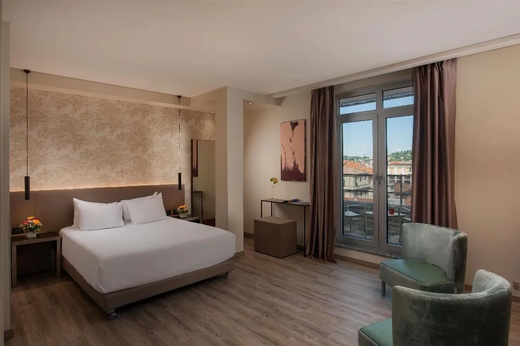 Room, NH Bergamo, Milan
