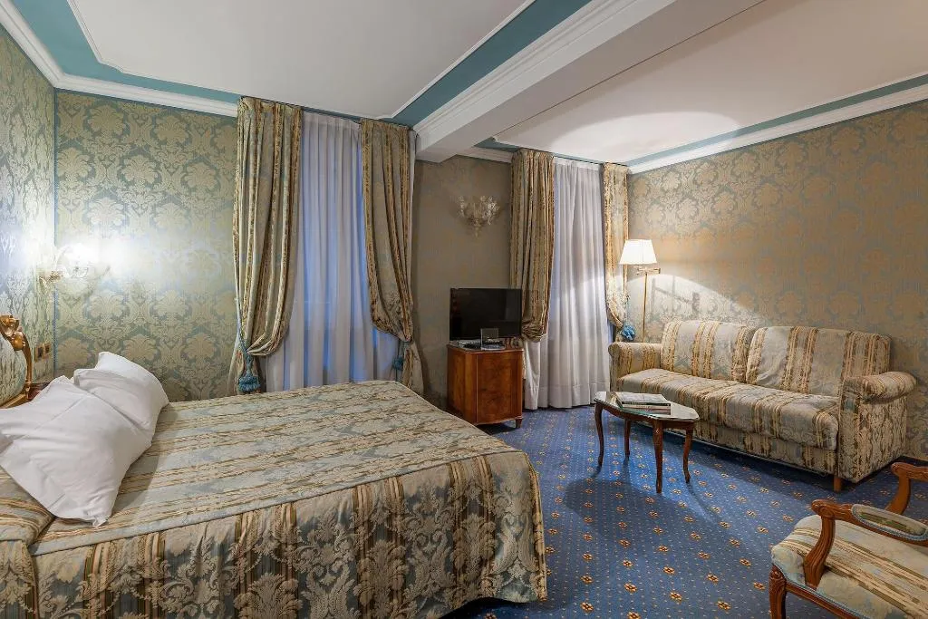 Room, Hotel Al Ponte Antico, Venice