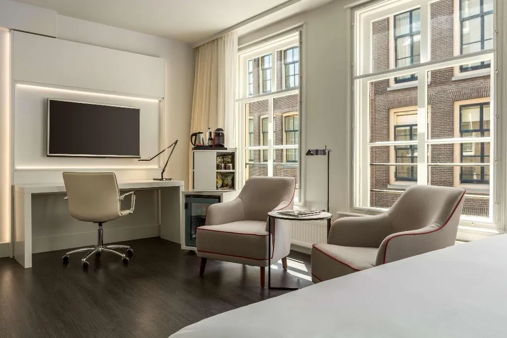 DOUBLE SUPERIOR WITH VIEWS Room, NH Collection Amsterdam Barbizon Palace, Amsterdam