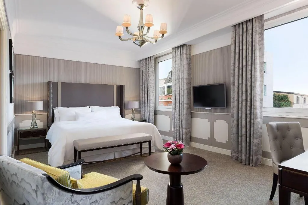 Room, The Westin Palace Milan, Milan
