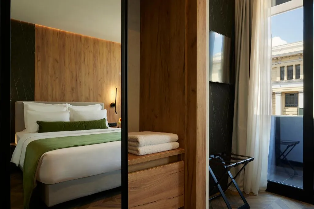 DOUBLE SIDE SEA VIEW WITH BALCONY Room, The Port Square Hotel, Athens