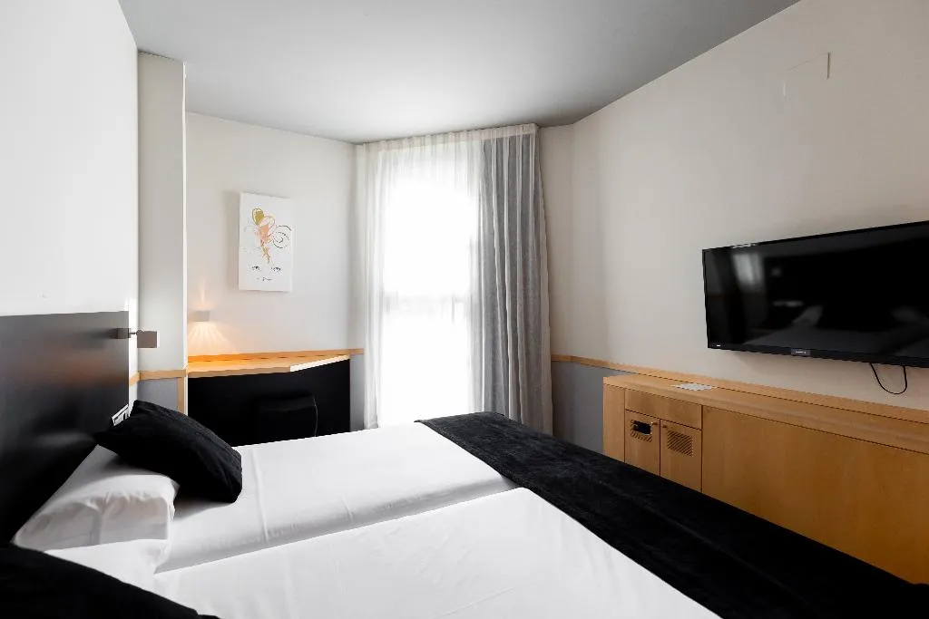 DOUBLE SINGLE USE STANDARD Room, Onix Liceo, Barcelona