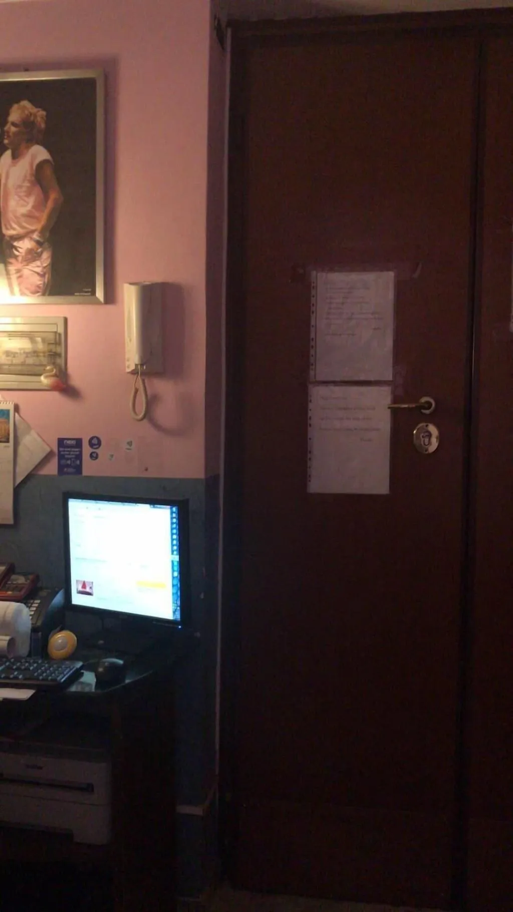 Room, Ave Popolo, Naples
