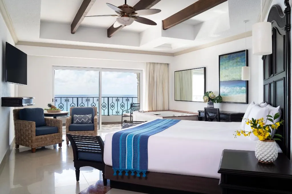JUNIOR SUITE OCEAN FRONT KING BED Room, Hyatt Zilara Cancun, Cancun Area