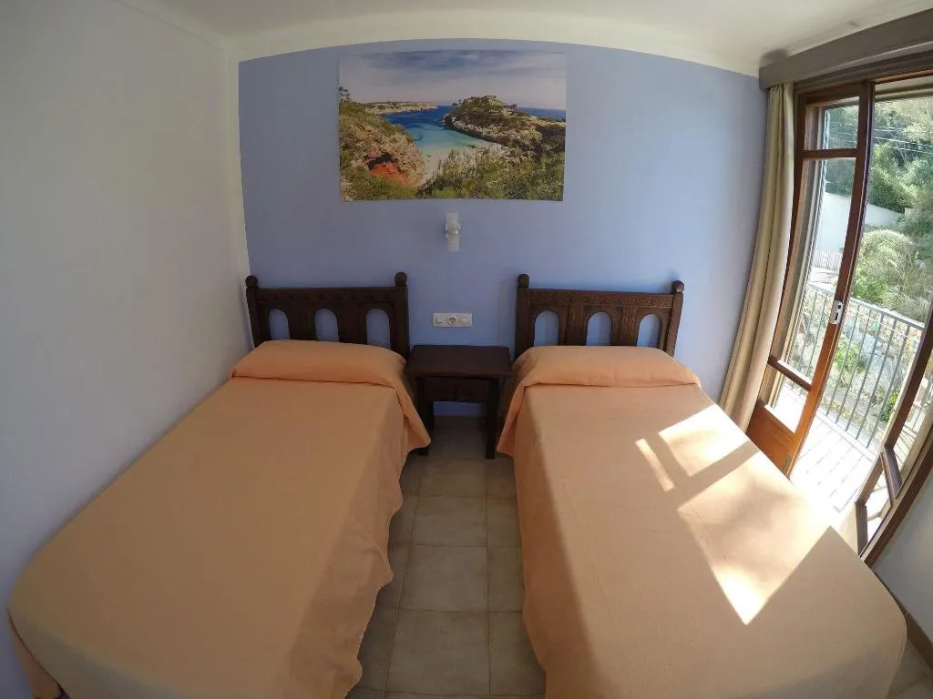 Room, Hostal Playa Cala Santanya, Majorca