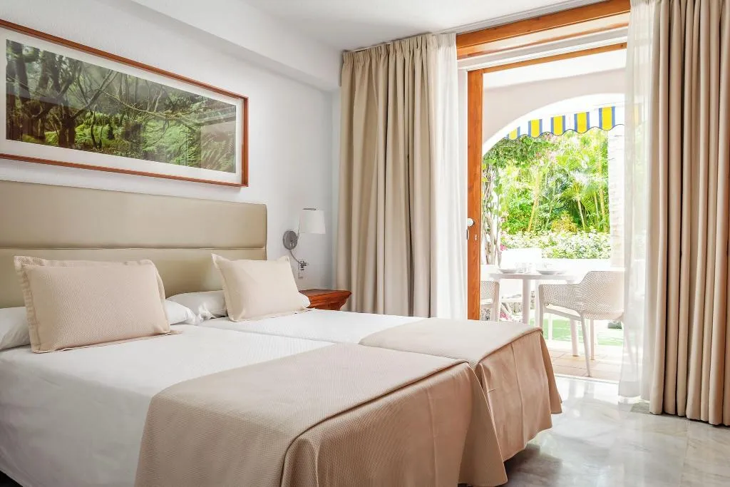 Room, Parque Santiago III y IV, Tenerife