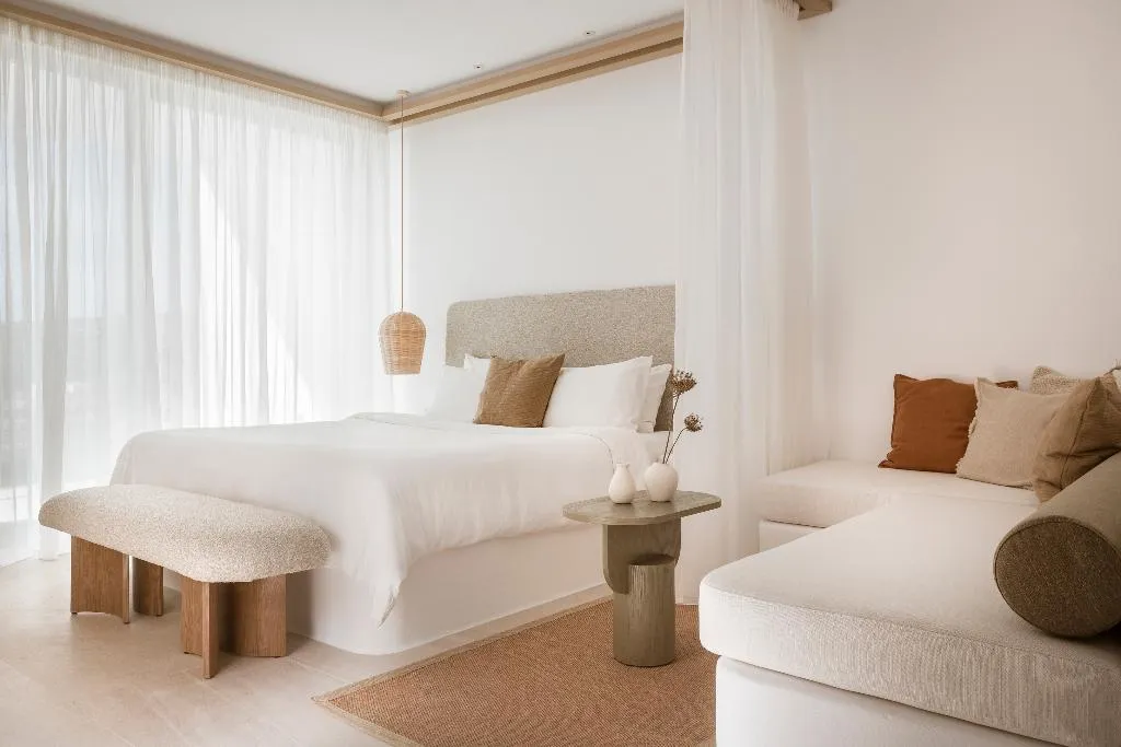 JUNIOR SUITE WITH PRIVATE POOL Room, Mykonos Flow - Super Paradise, Mykonos