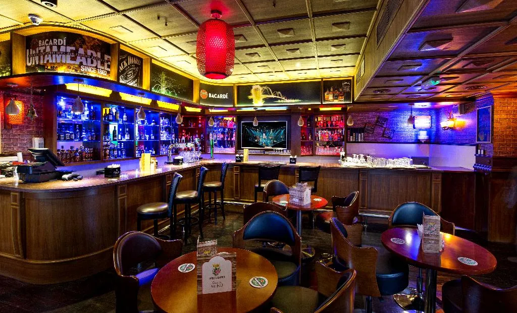 Bar, Queen Palace Hotel, Abu Dhabi