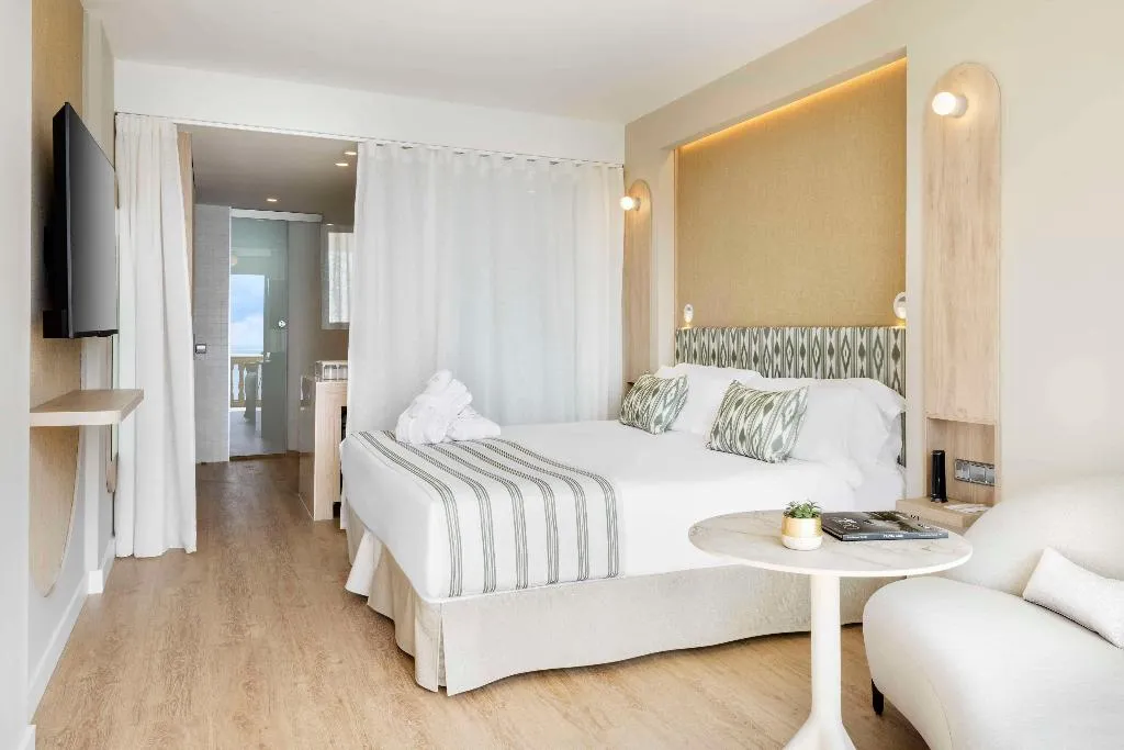 Double or Twin SUPERIOR SEA VIEW Room, Barcelo Illetas Albatros, Majorca