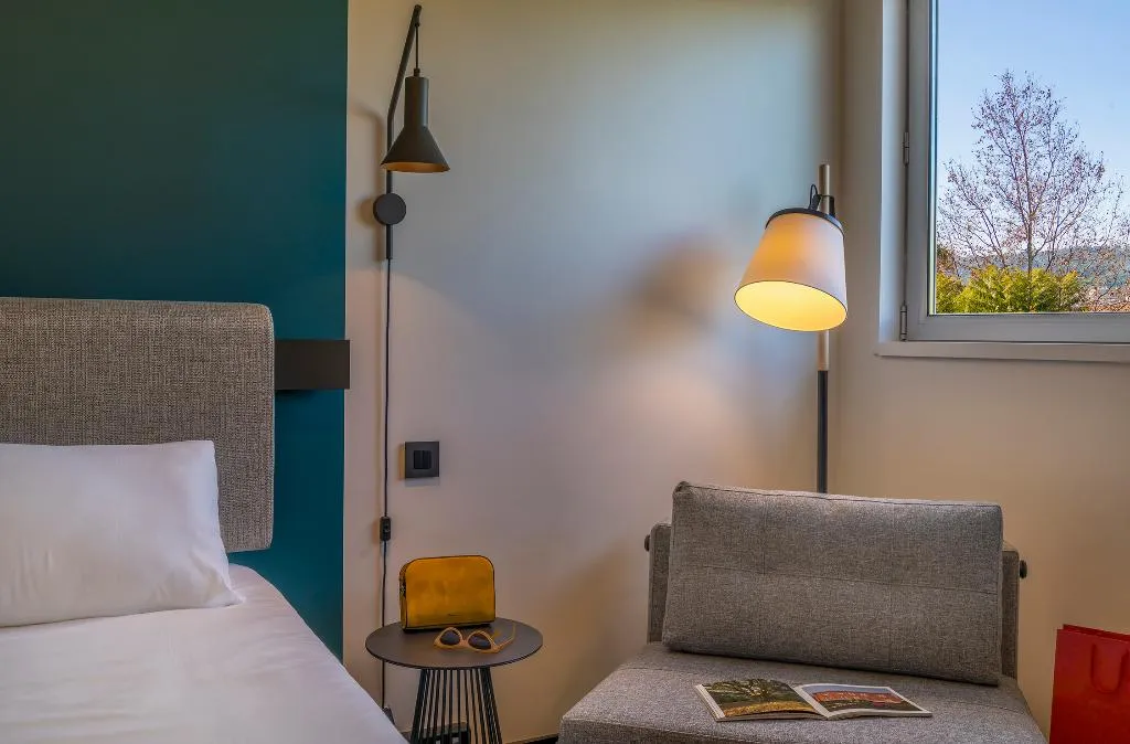 DOUBLE SUPERIOR Room, ibis Barcelona Aeropuerto Viladecans, Barcelona