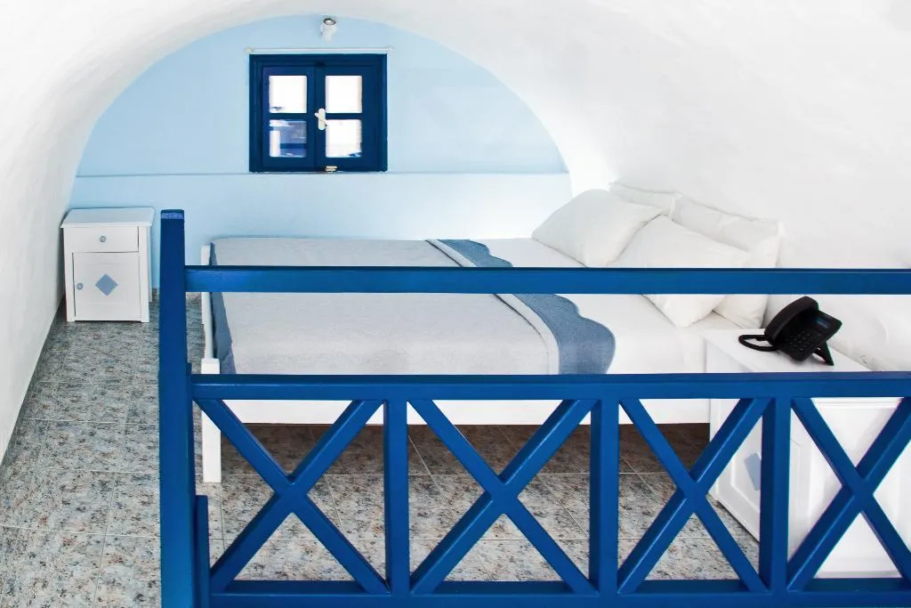 DOUBLE STANDARD Room, Roula Villa, Santorini