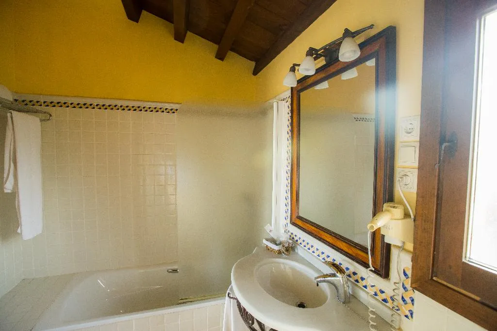 Room, Hotel Cigarral De Caravantes, Madrid
