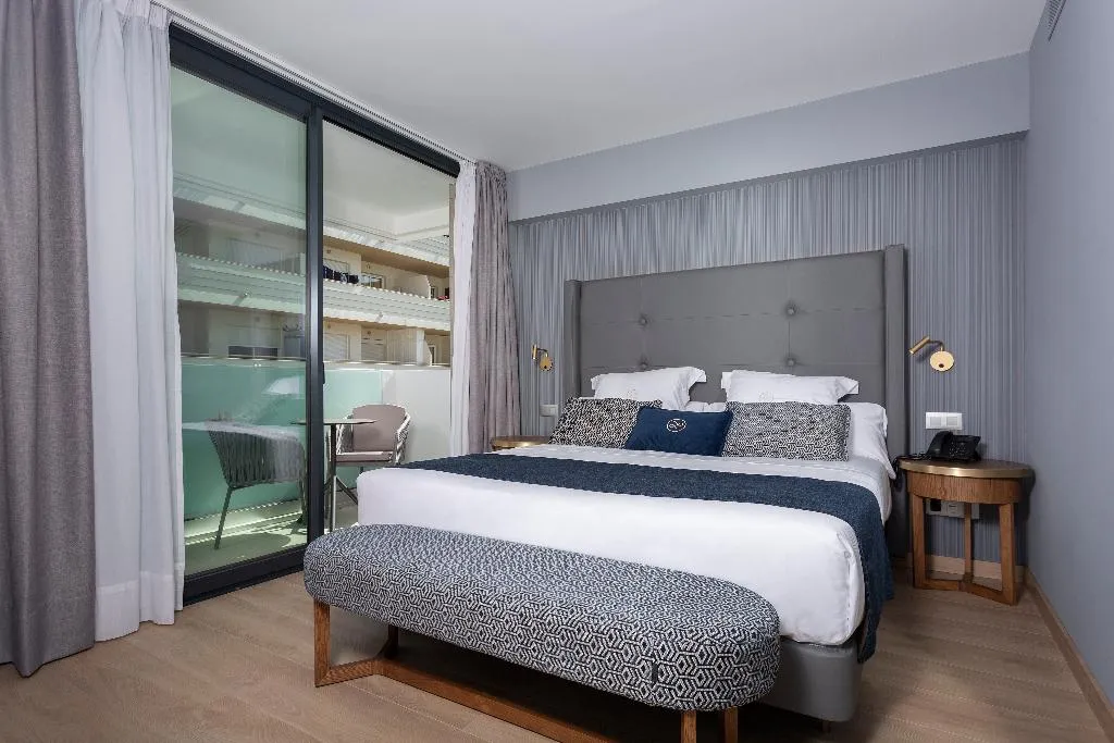 DOUBLE WITH TERRACE Room, Lima, Costa Del Sol
