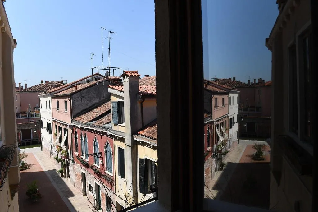 Room, Amor Mio B B, Venice