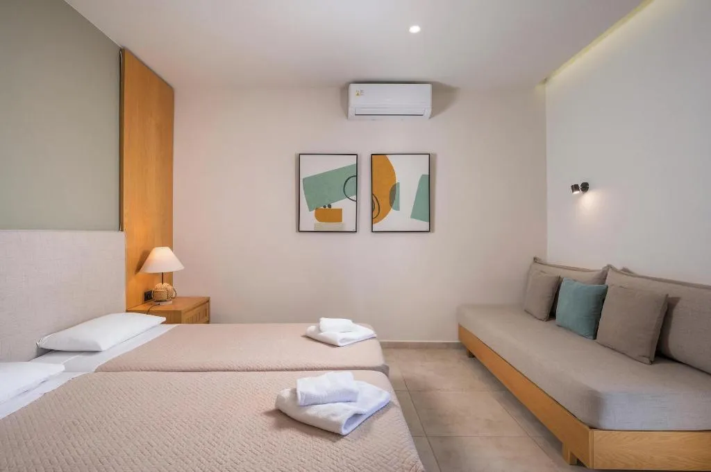 Room, Petritos Rooms And Studios, Crete