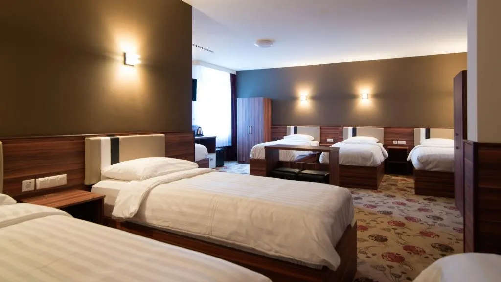 Room, Kings Court, Amsterdam